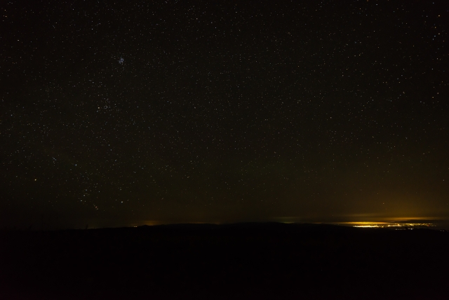 美深町函岳山頂からの星空写真