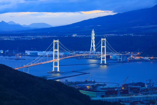 白鳥大橋と室蘭の夜景写真