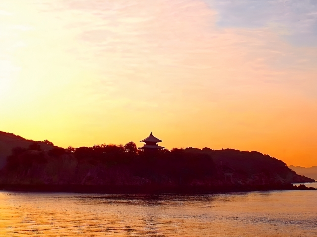 広島県弁天島の朝焼け