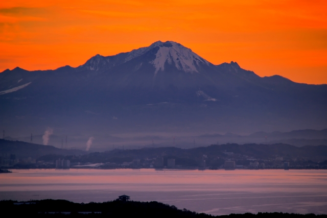 朝焼け空の大山と宍道湖