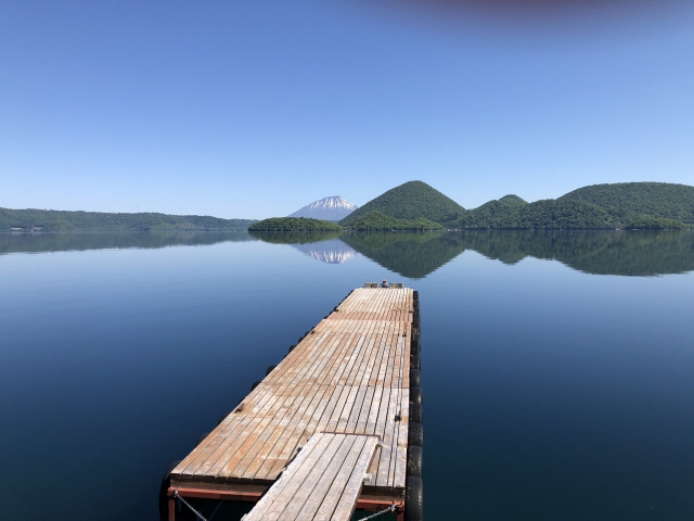 洞爺湖桟橋からの羊蹄山