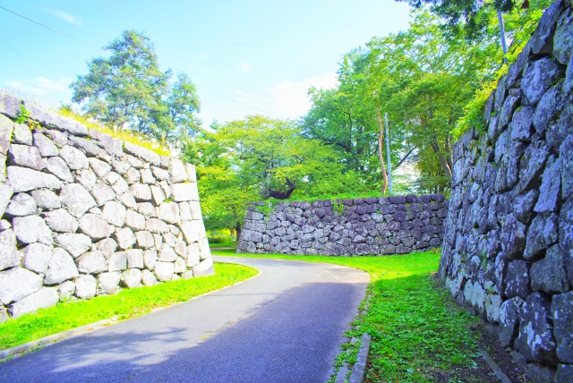 山形霞城址の道